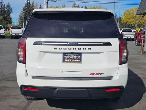 2024 Chevrolet Suburban RST