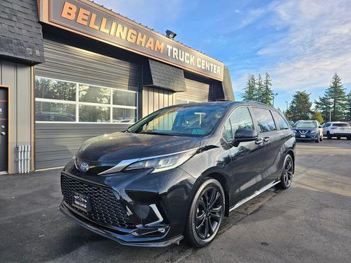 2022 Toyota Sienna XSE 7 Passenger