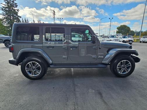 2023 Jeep Wrangler 4-Door Sahara
