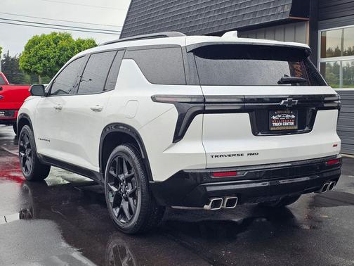Summit White 2024 Chevrolet Traverse RS