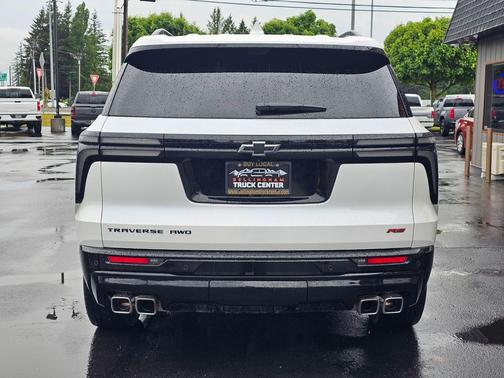 Summit White 2024 Chevrolet Traverse RS