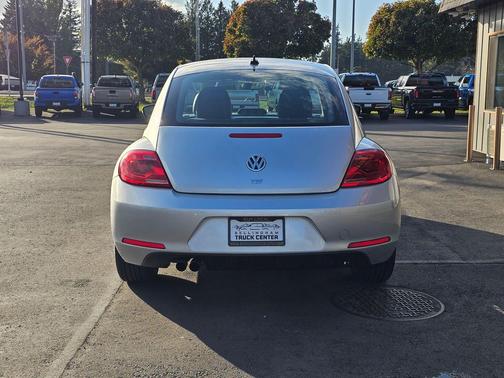 2013 Volkswagen Beetle 2.0L TDI