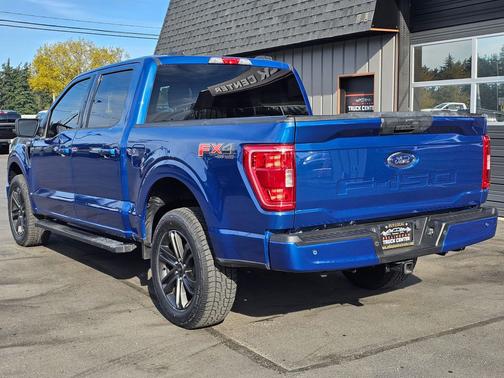 Atlas Blue Metallic 2022 Ford F-150 XLT