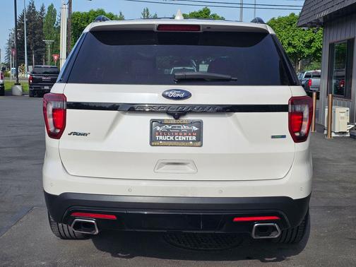 White Platinum Metallic Tri-Coat 2017 Ford Explorer sport