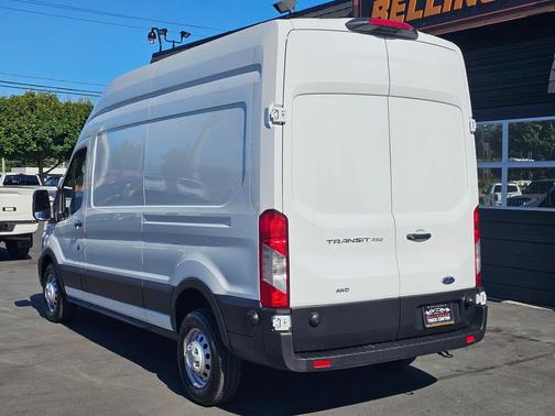 Oxford White 2025 Ford Transit-250 Base