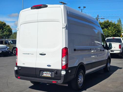 Oxford White 2025 Ford Transit-250 Base