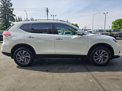 Pearl White 2015 Nissan Rogue SL