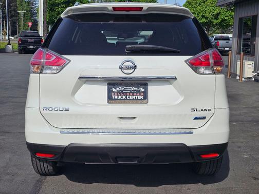Pearl White 2015 Nissan Rogue SL