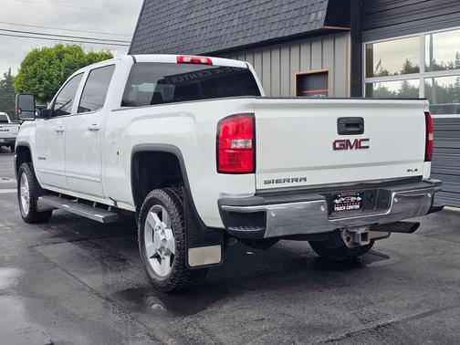 White 2018 GMC Sierra 3500 SLE
