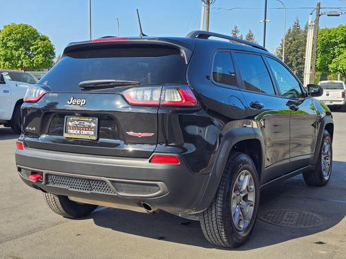 Diamond Black Crystal Pearl Coat 2020 Jeep Cherokee Trailhawk