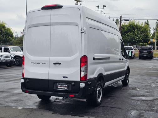 Oxford White 2025 Ford Transit-250 Base