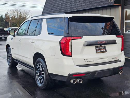 2023 GMC Yukon AT4
