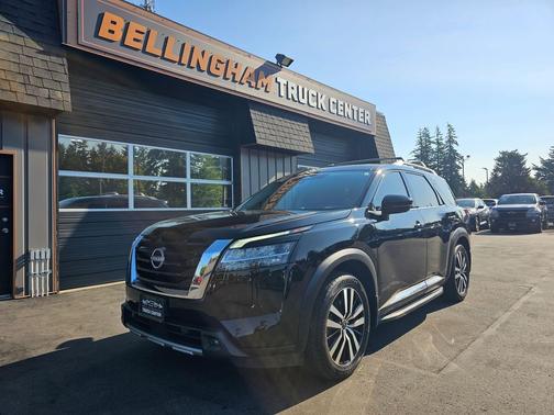 Super Black 2023 Nissan Pathfinder Platinum 4WD