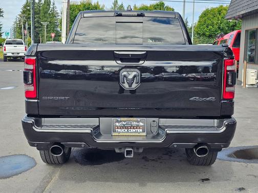 Diamond Black Crystal Pearlcoat 2024 RAM 1500 Sport