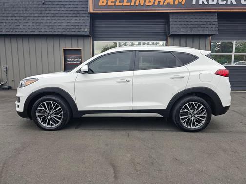 Dazzling White 2019 Hyundai TUCSON SE