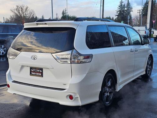 2017 Toyota Sienna SE Premium