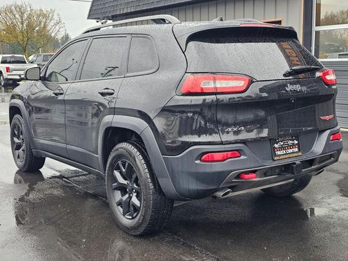 Brilliant Black Crystal Pearl Coat 2016 Jeep Cherokee Trailhawk