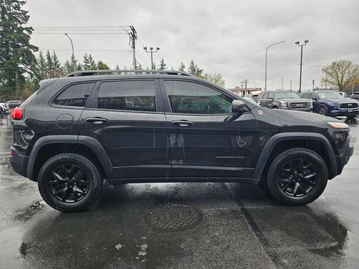 Brilliant Black Crystal Pearl Coat 2016 Jeep Cherokee Trailhawk