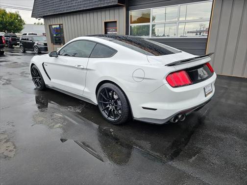 2017 Ford Shelby GT350R Base
