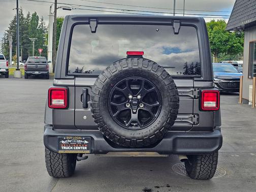 Granite Crystal Metallic Clear Coat 2022 Jeep Wrangler Sport S