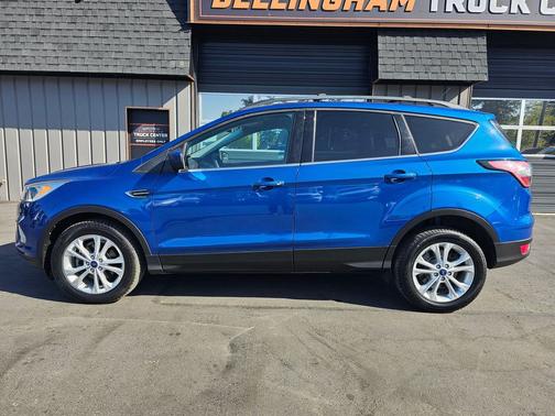 Lightning Blue 2017 Ford Escape SE