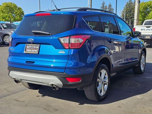 Lightning Blue 2017 Ford Escape SE