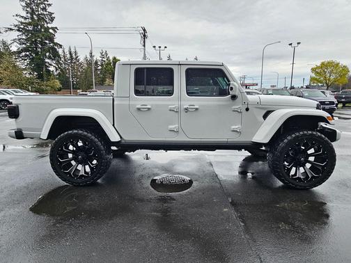 Bright White Clear Coat 2021 Jeep Gladiator High Altitude