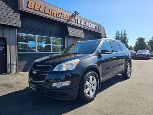 Black Granite Metallic 2011 Chevrolet Traverse 2LT