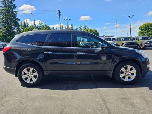Black Granite Metallic 2011 Chevrolet Traverse 2LT