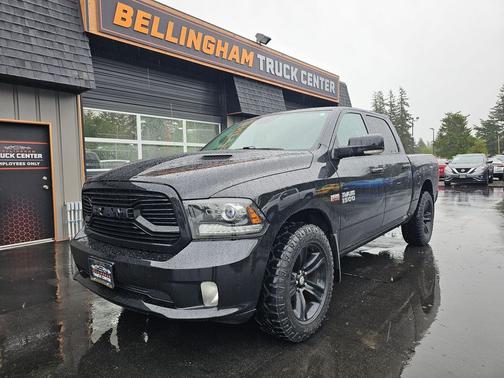 Brilliant Black Crystal Pearl Coat 2018 RAM 1500 Sport