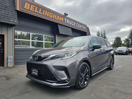 Predawn Gray Mica 2022 Toyota Sienna XSE 7 Passenger
