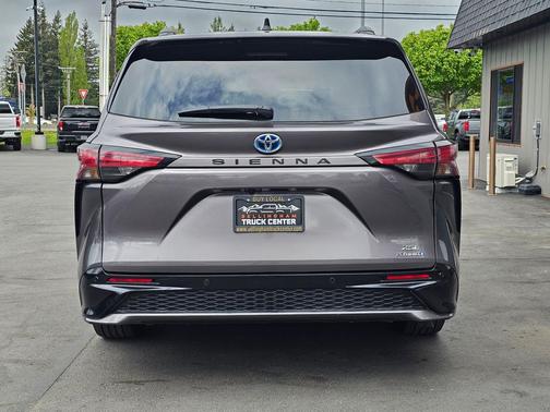 Predawn Gray Mica 2022 Toyota Sienna XSE 7 Passenger