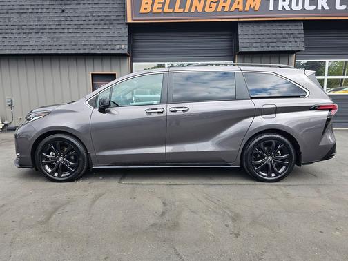 Predawn Gray Mica 2022 Toyota Sienna XSE 7 Passenger