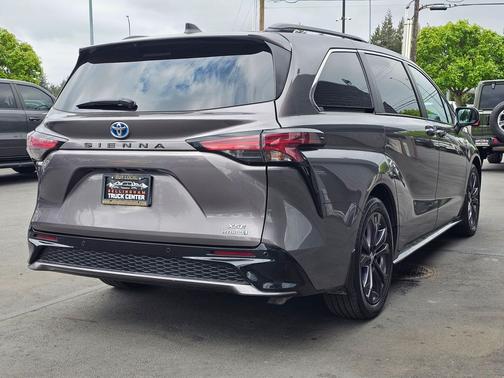 Predawn Gray Mica 2022 Toyota Sienna XSE 7 Passenger