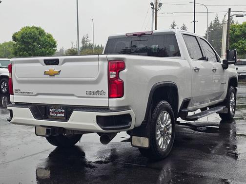 Iridescent Pearl Tricoat 2022 Chevrolet Silverado 2500 High Country