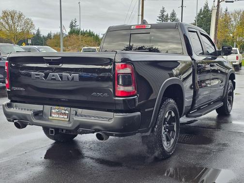 Diamond Black Crystal Pearlcoat 2019 RAM 1500 Rebel