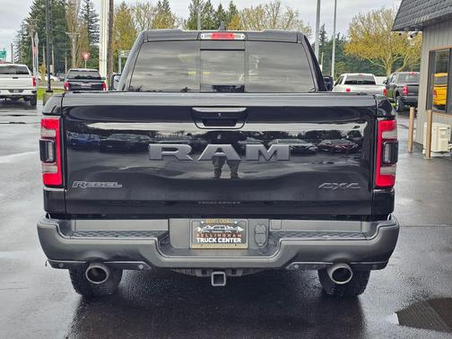 Diamond Black Crystal Pearlcoat 2019 RAM 1500 Rebel