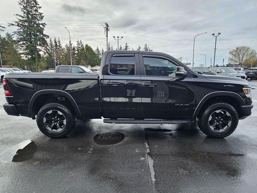 Diamond Black Crystal Pearlcoat 2019 RAM 1500 Rebel