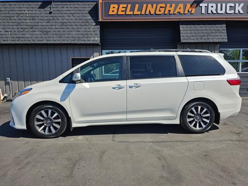 Blizzard Pearl 2018 Toyota Sienna Limited