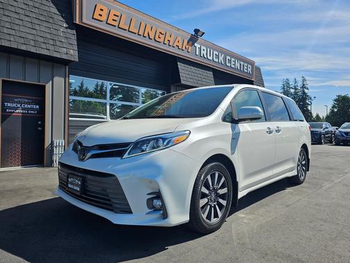 Blizzard Pearl 2018 Toyota Sienna Limited