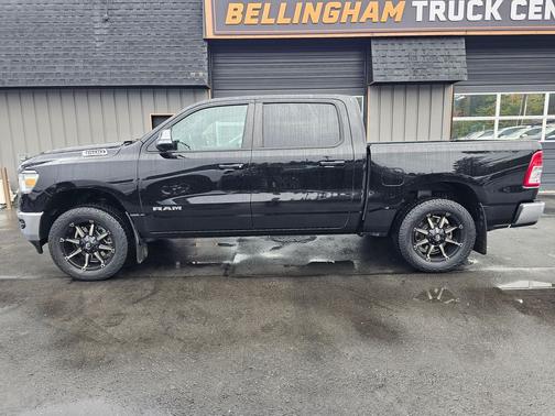 Diamond Black Crystal Pearlcoat 2022 RAM 1500 Big Horn/Lone Star