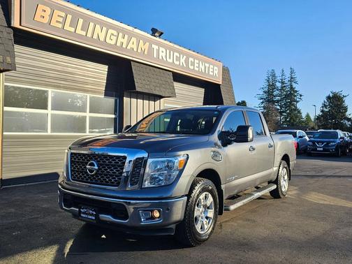 2017 Nissan Titan SV