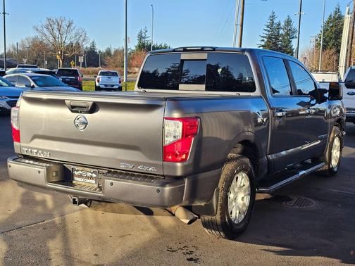 2017 Nissan Titan SV