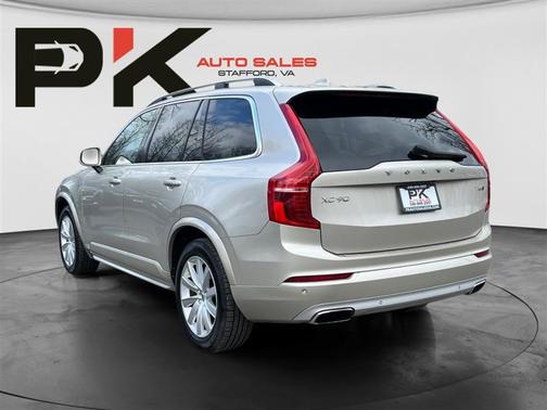 2016 Volvo XC90 T6 Momentum