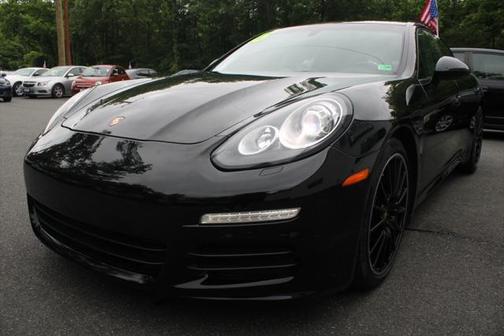 2015 Porsche Panamera 4