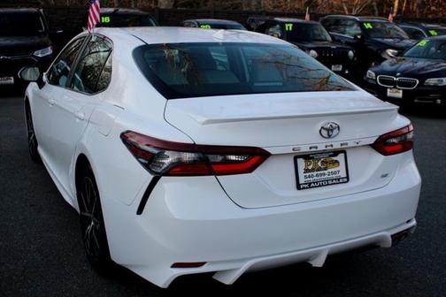 2022 Toyota Camry SE