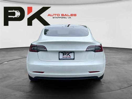 Pearl White Multi-Coat 2023 Tesla Model 3 Standard Range