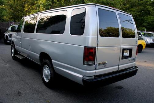 2011 Ford E350 Super Duty XLT