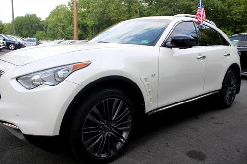 2017 INFINITI QX70 Base