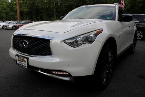 2017 INFINITI QX70 Base